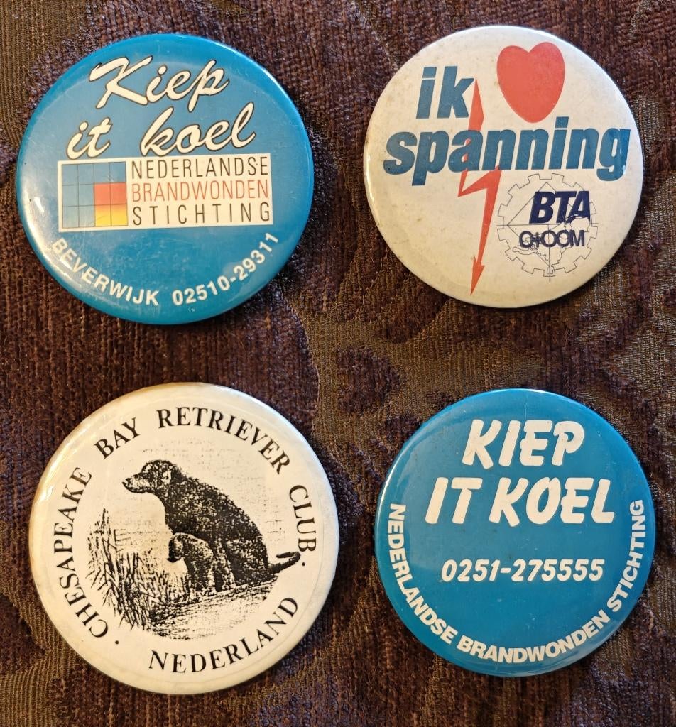 4 Buttons v koelingen / Oom / Hond Golden Retriever Jaren 90, Ophalen of Verzenden, Gebruikt, Transport, Button