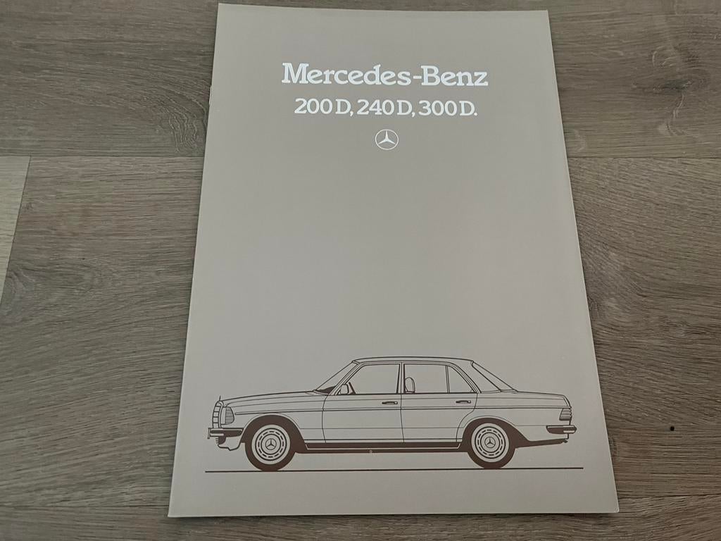 Folder Mercedes-Benz W123 1983 (200D, 240D, 300D), Ophalen of Verzenden, Zo goed als nieuw, Mercedes