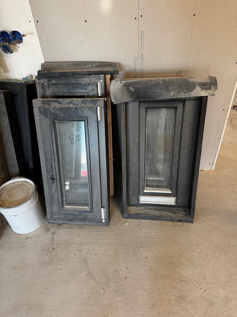 Toilet raampje met tripel glas draai /, Ophalen, Gevelraam of Ruit, Gebruikt, Minder dan 80 cm