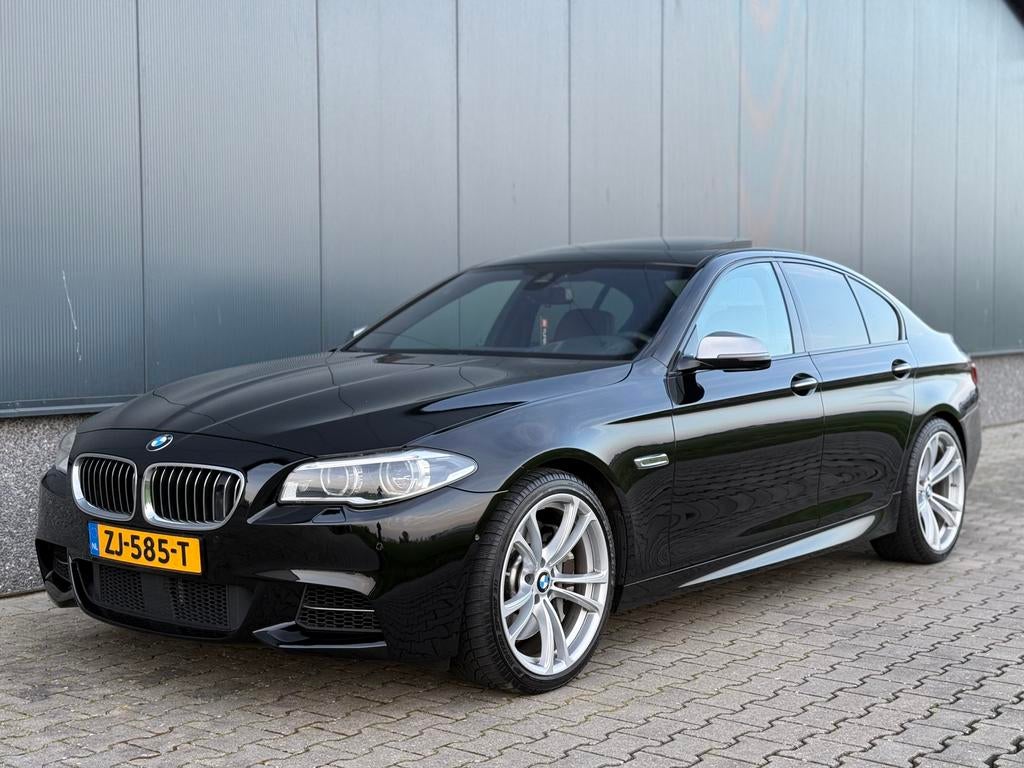 BMW 5-Serie M550d Xdrive 2015 DAK|HUD|SOFTCLOSE|NIGHTVISION, Auto's, BMW, Automaat, USB, Euro 6, 2993 cc