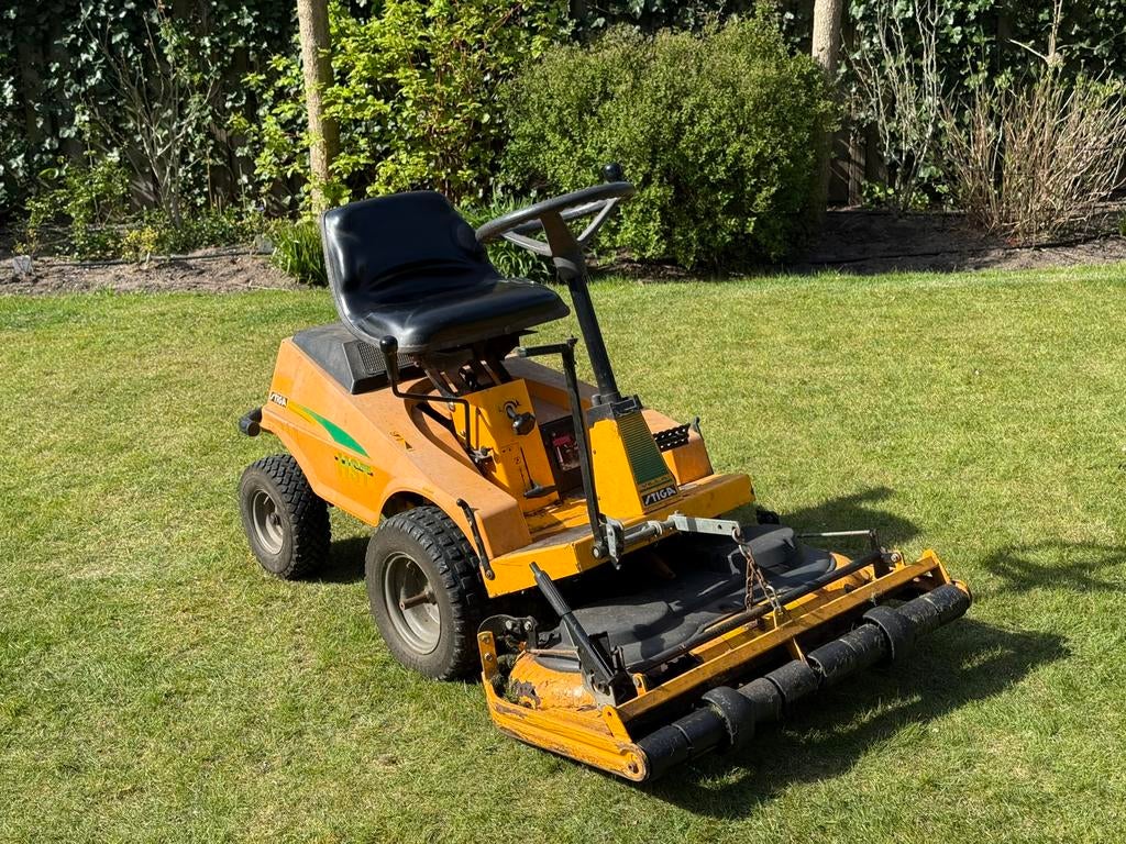 Stiga Villa zitmaaier, Hydrostaat, Tuin en Terras, Zitmaaiers, Ophalen, Gebruikt, 90 tot 120 cm