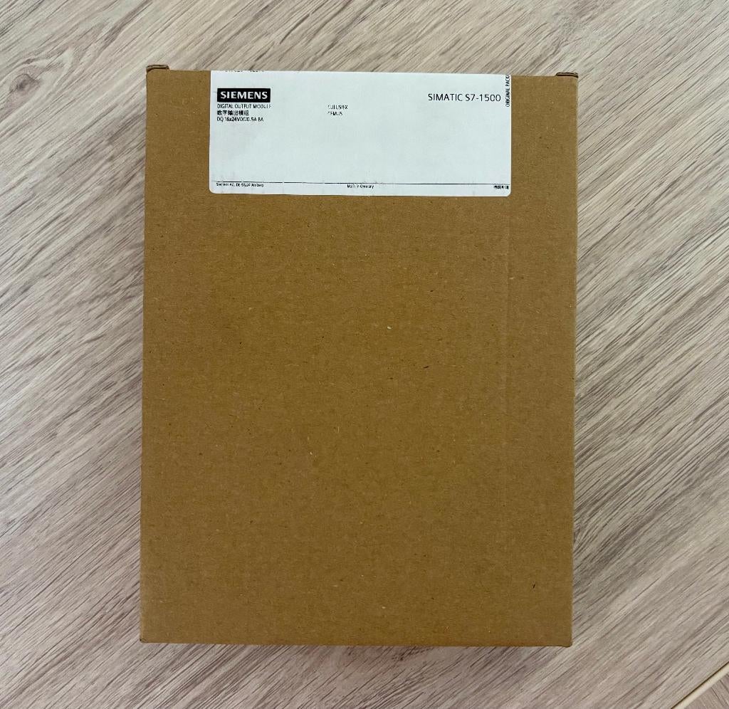 SIEMENS - Simatic - Digital Output - S7-1500 - 6ES7522-1BH10, Hobby en Vrije tijd, Elektronica-componenten, Ophalen of Verzenden