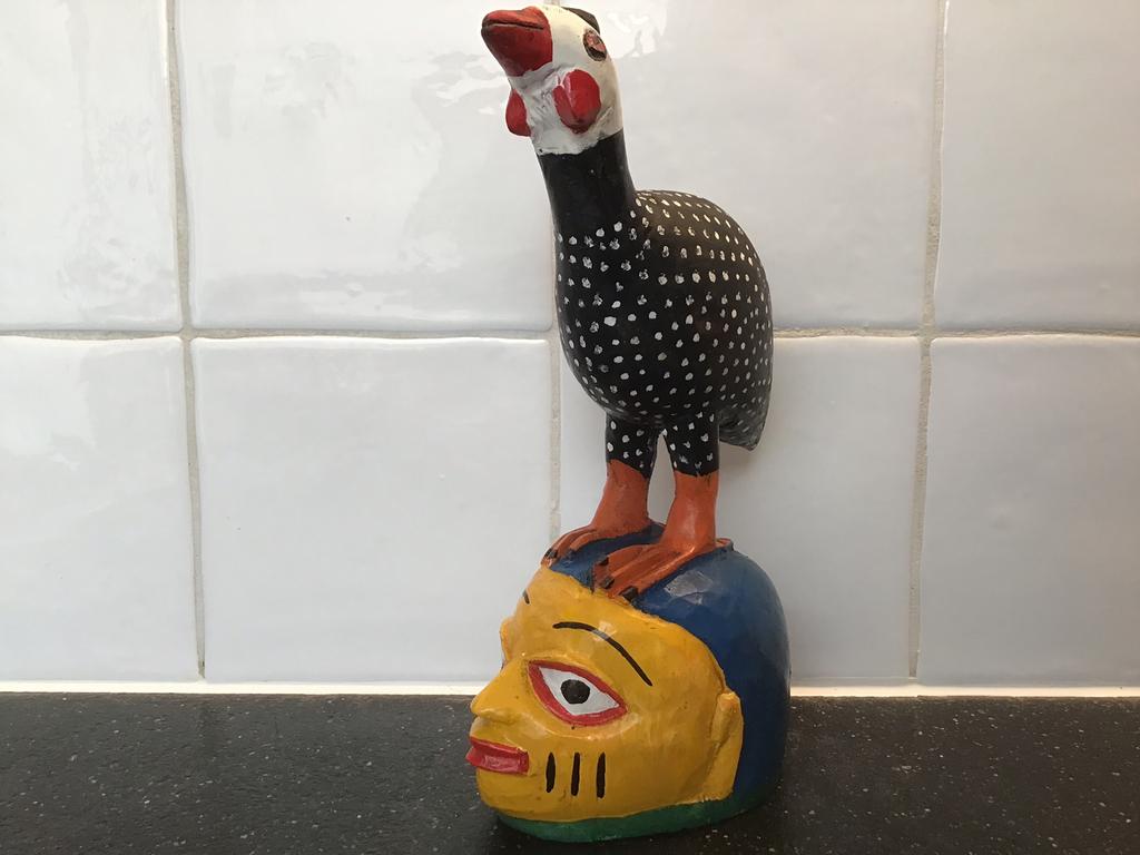 Houten beeld parelhoen op hoofd. Zuid Afrika Zimbabwe., Ophalen of Verzenden, Zo goed als nieuw