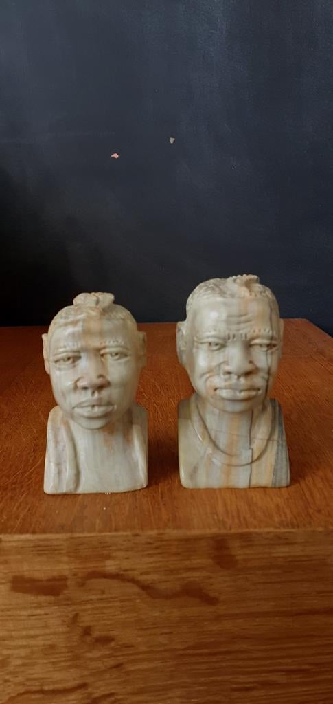Set van 2 handgesneden bustes van speksteen, Antiek en Kunst, Kunst | Beelden en Houtsnijwerken, Ophalen
