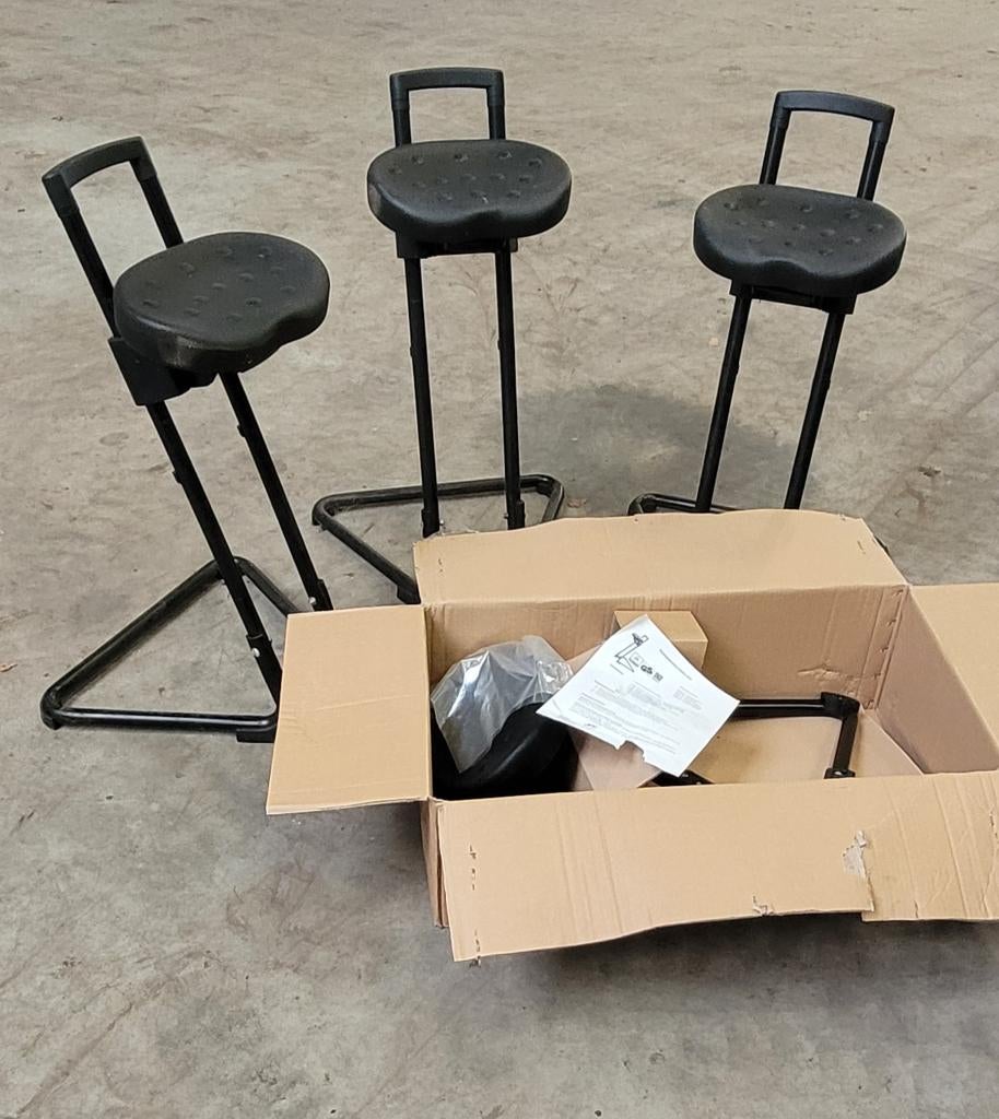 zit en sta stoel, Ophalen, Zwart, Zo goed als nieuw, Vier