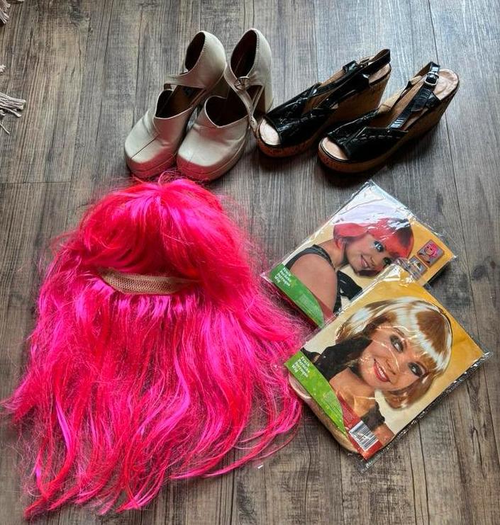 Verkleed pruiken En schoenen maat 40, Maat 38/40 (M), Carnaval, Ophalen of Verzenden, Accessoires