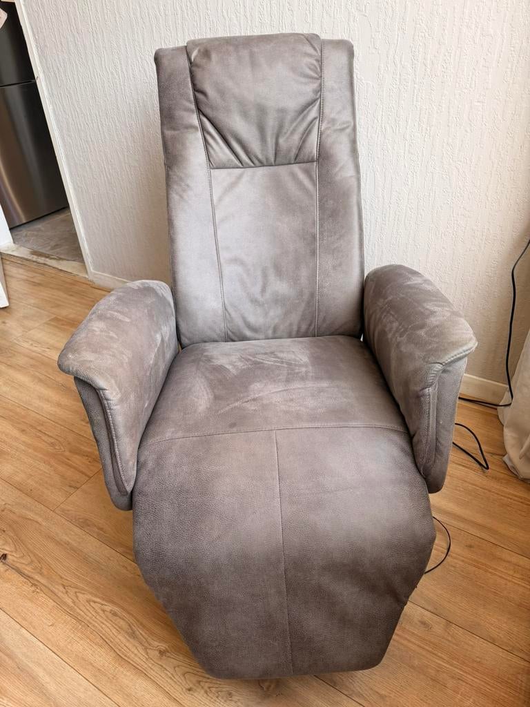 2 	Relaxstoelen met verstelbare rugleuning en voetensteun, Huis en Inrichting, Fauteuils, Ophalen, Zo goed als nieuw, 75 tot 100 cm
