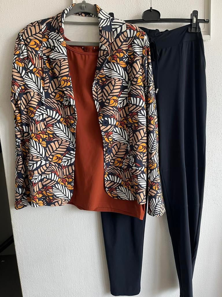 3 delige set van travelstof maat L, Ophalen of Verzenden, Zo goed als nieuw, Maat 42/44 (L), Overige kleuren