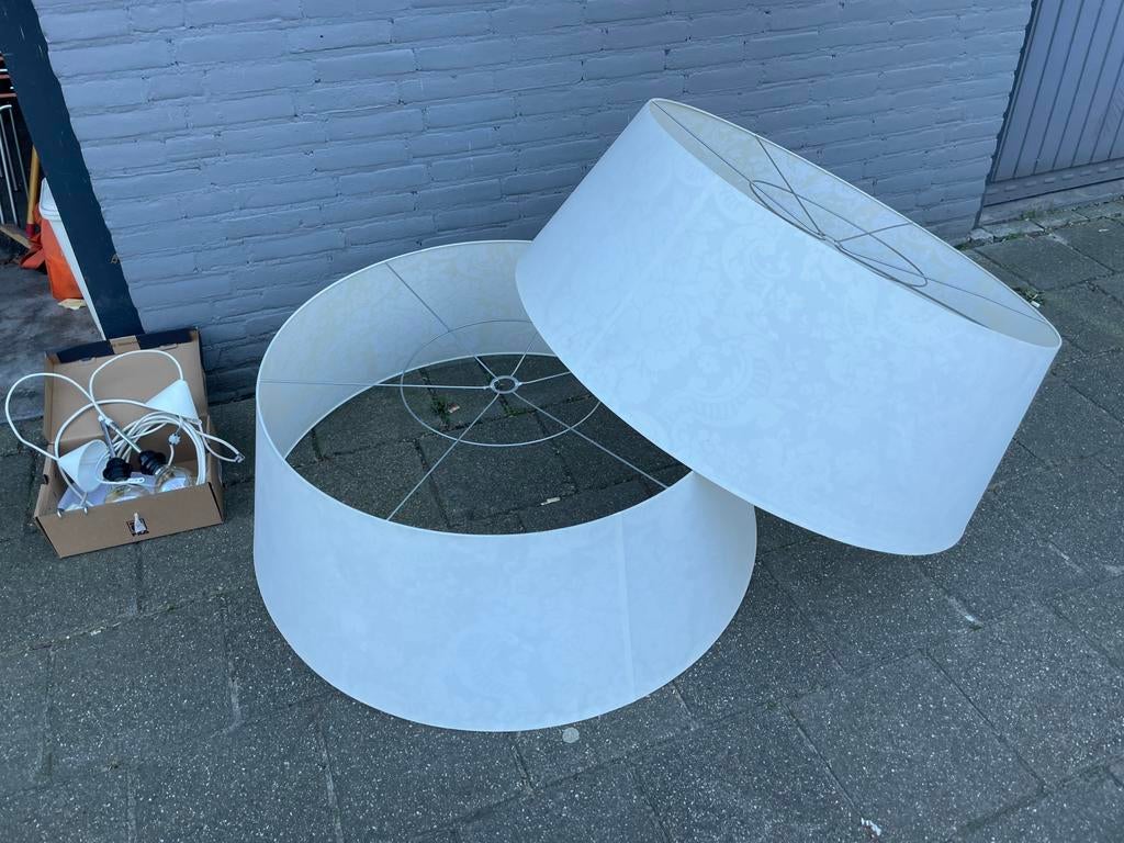 2 gigantische lampenkappen hanglampen 115cm samen voor 100€u, Huis en Inrichting, Ophalen, Zo goed als nieuw, Luxe