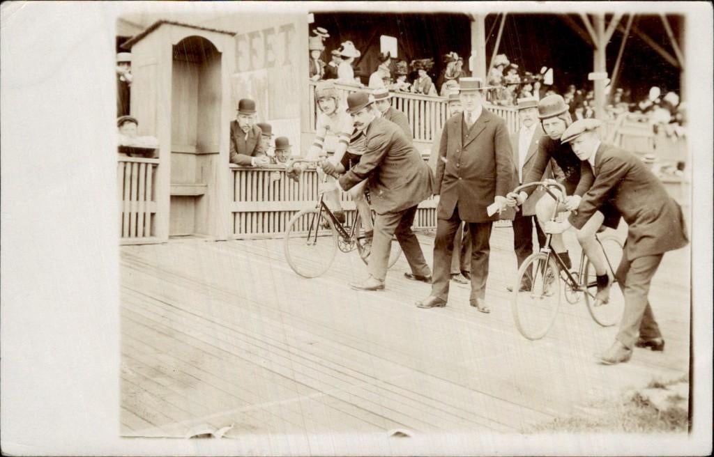 Zeeburg Fotokaart Wielerbaan Amsterdam, Ophalen of Verzenden, 1920 tot 1940, Ongelopen, Noord-Holland