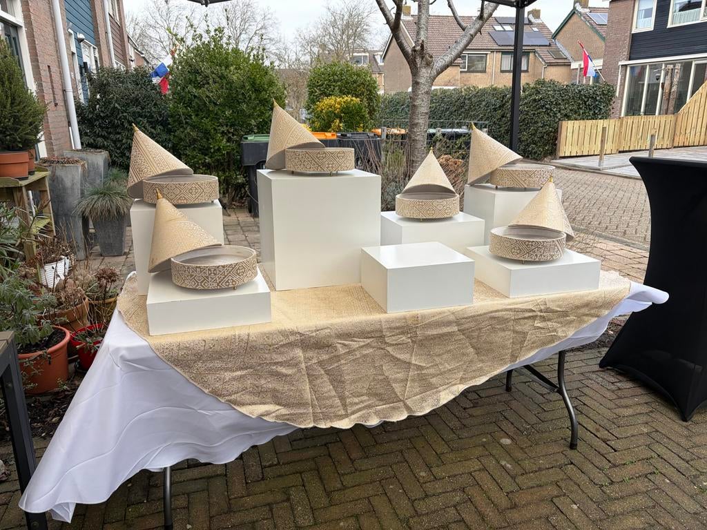 Diverse producten te huur voor je henna, bruiloft, verloving, Ophalen, Zo goed als nieuw, Geboorte of Huwelijk