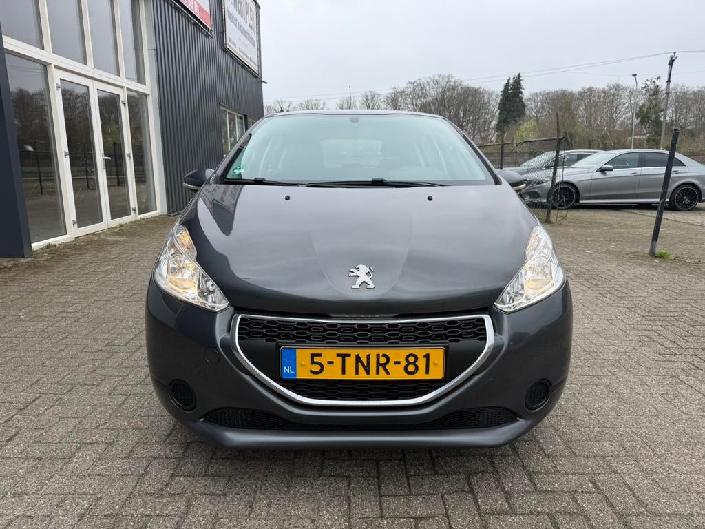 Peugeot 208 1.2 VTI 60KW/82PK 5-D 2014 Grijs, Auto's, Peugeot, Voorwielaandrijving, Stof, 1199 cc, Parkeersensor
