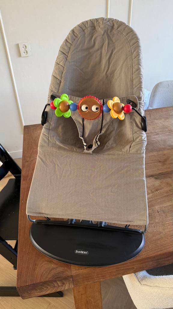 BabyBjörn Wipstoel met omkeerhoes en speeltje, Kinderen en Baby's, Wipstoeltjes, Overige merken, Gebruikt, Wipstoel, Ophalen of Verzenden
