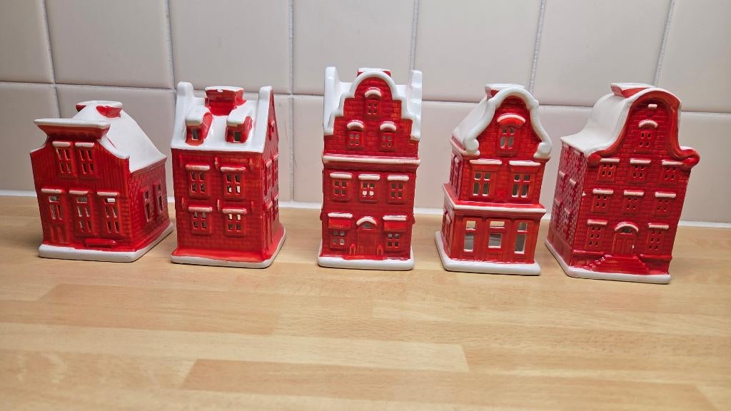 Kersthuisjes Postcode loterij 5 stuks (4, 5,6,7,8), Ophalen of Verzenden, Zo goed als nieuw