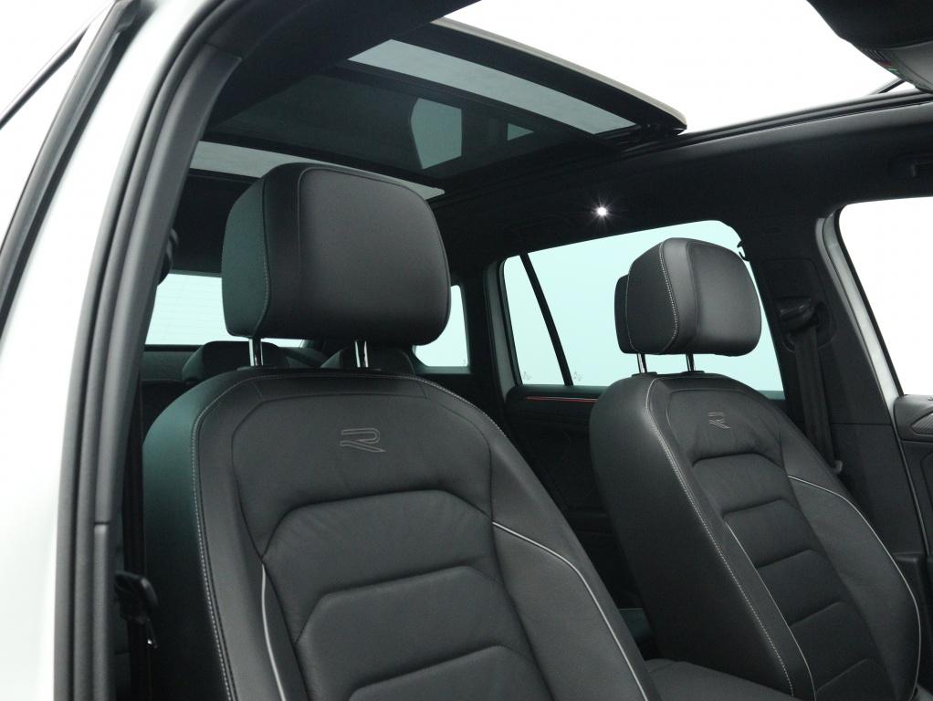 Volkswagen Tiguan 1.4 TSI eHybrid 245PK R-Line Business+ | P, 4 cilinders, Adaptive Cruise Control, Wit, Hybride Elektrisch/Benzine