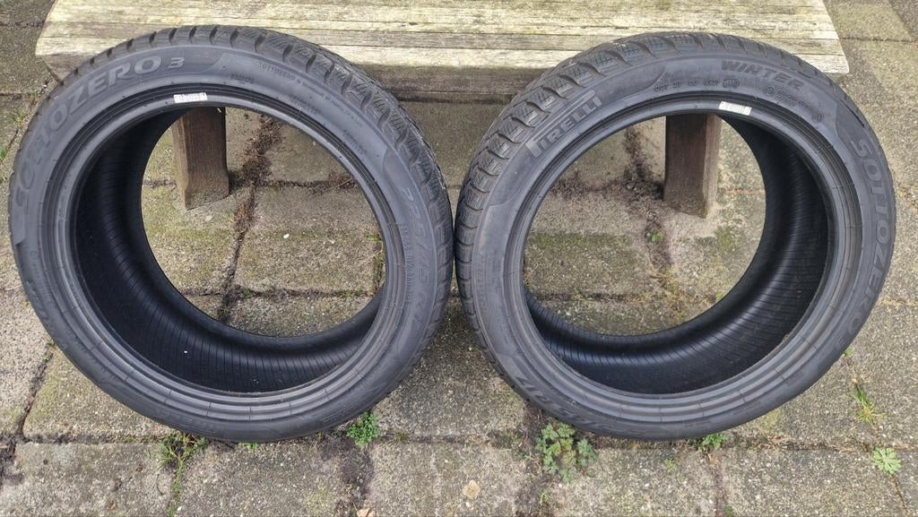 2x Pirelli Sottozero3 winterband 225/45/17 - 5.5mm profiel, Auto-onderdelen, Banden en Velgen, Ophalen, 17 inch, Winterbanden