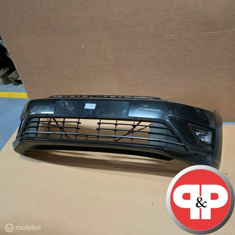 VW Golf sportsvan voorbumper, Auto-onderdelen