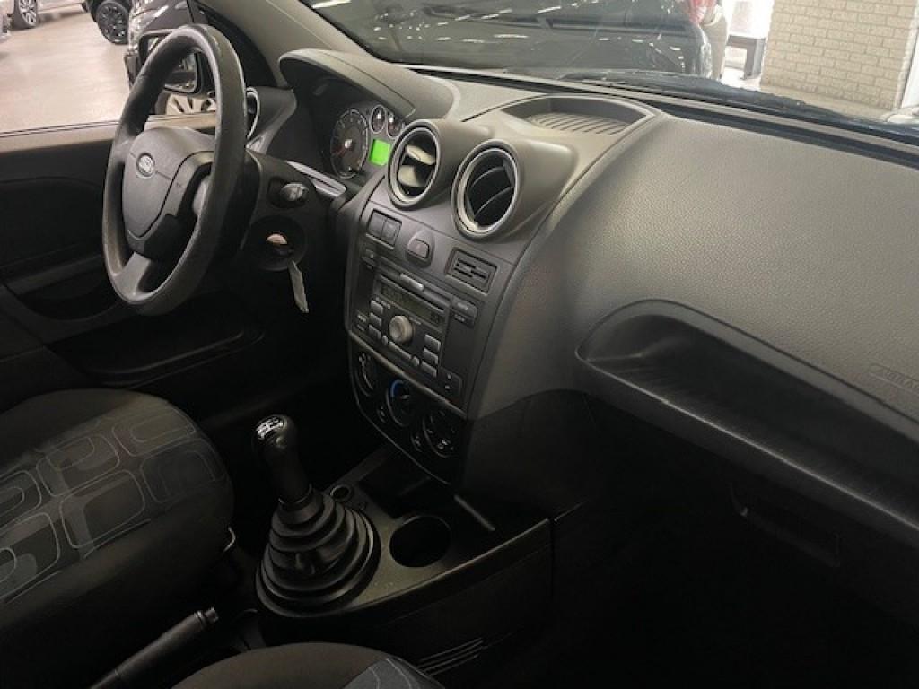 Ford FIESTA  1.25 Airco Radio incl Nieuwe APK, Auto's, Voorwielaandrijving, 4 cilinders, Met garantie (alle), Origineel Nederlands