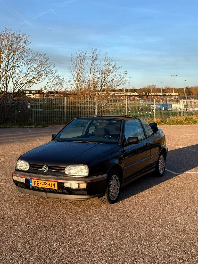 Volkswagen Golf Cabriolet, Voorwielaandrijving, Stof, 74 pk, Zwart