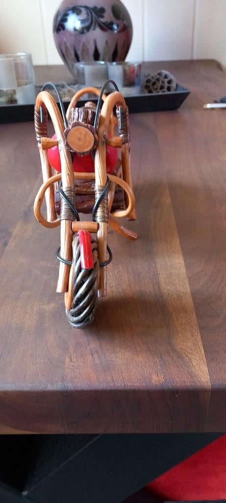 Decoratieve houten motorfiets, handgemaakt, Zo goed als nieuw, Ophalen, Overige merken, Groter dan 1:32