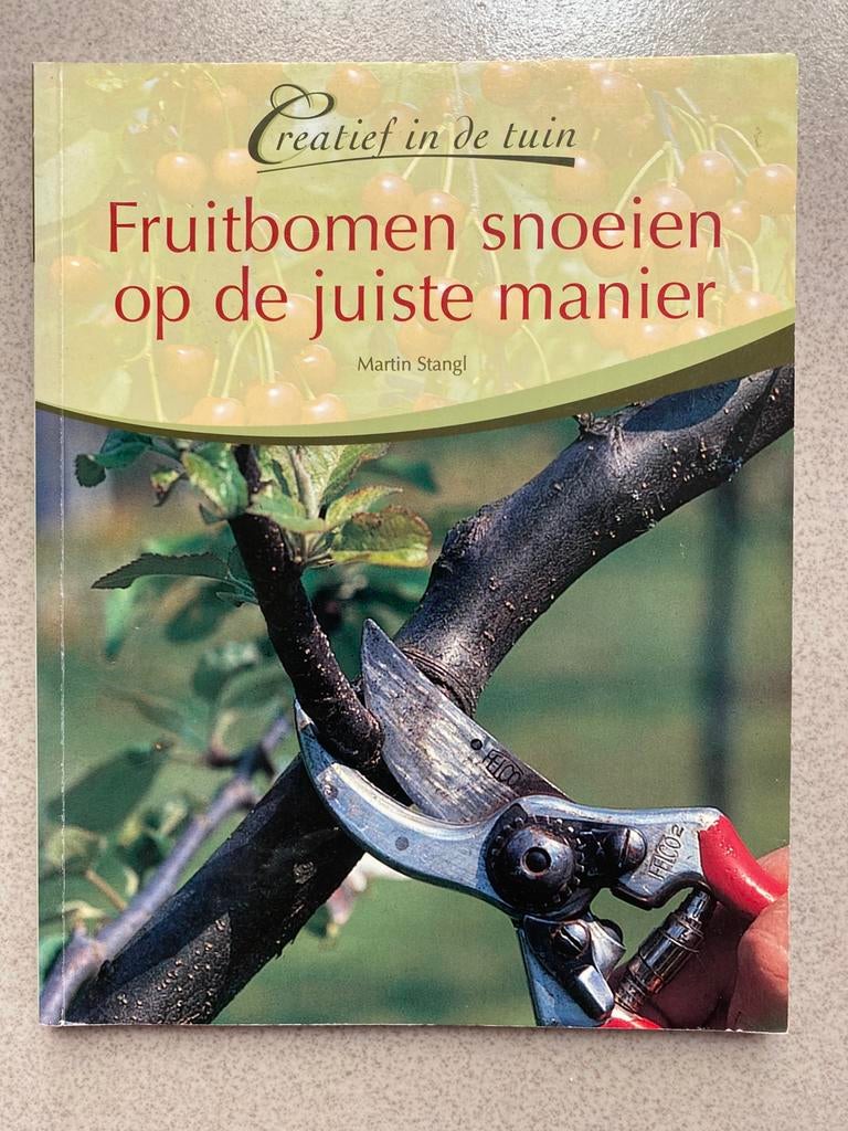 Fruitbomen snoeien op de juiste manier - creatief in de tuin, Ophalen of Verzenden, Zo goed als nieuw, Bloemen, Planten en Bomen