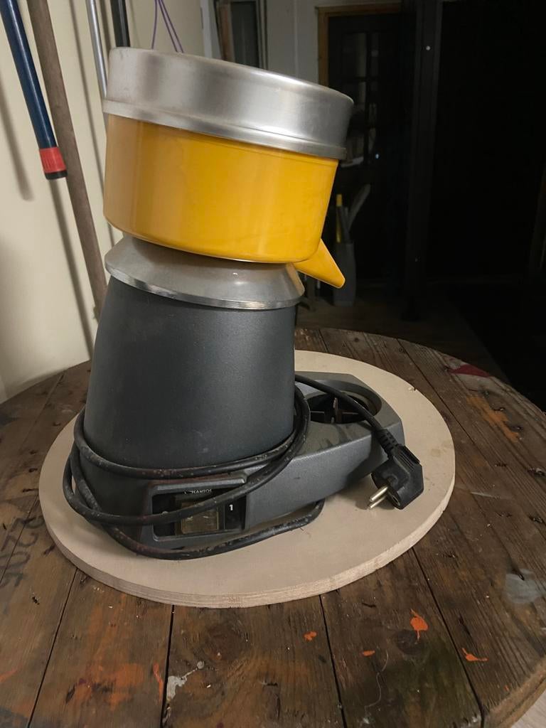 Santos citrus pers, 4 liter of meer, Ophalen, Zo goed als nieuw, 1 snelheid