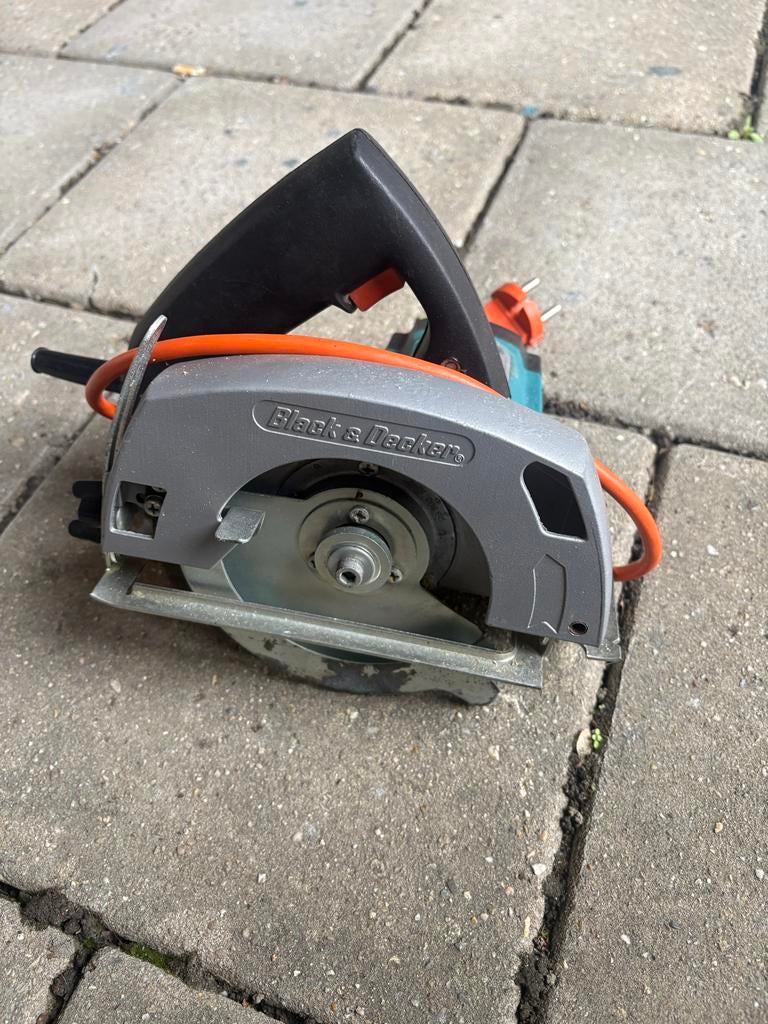 Black & Decker Cirkelzaag 450W, Ophalen, Gebruikt, Cirkelzaag, 30 tot 70 mm