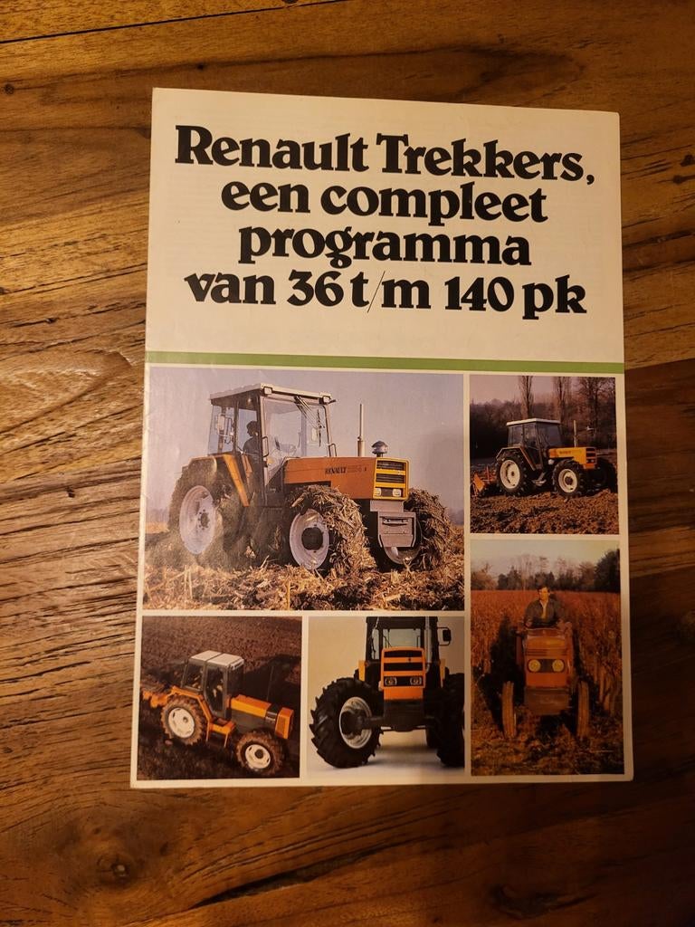 tractor folder Renault trekkers 36 tm 140 pk, Boeken, Catalogussen en Folders, Ophalen of Verzenden, Zo goed als nieuw