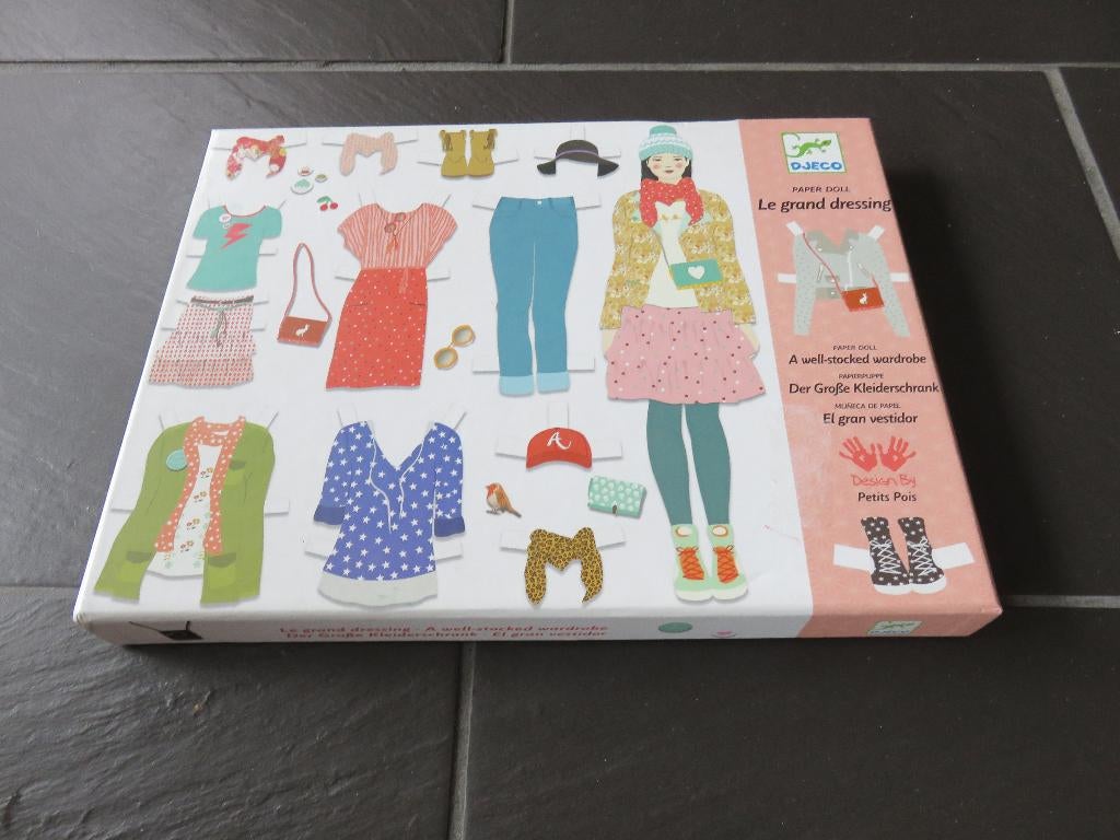 DJECO grote kledingkast met papieren kleding., Kinderen en Baby's, Speelgoed | Educatief en Creatief, Gebruikt, Puzzelen, Ontdekken