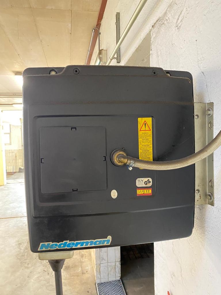 2 stuks Nederman luchtslanghaspels, Ophalen, Gebruikt