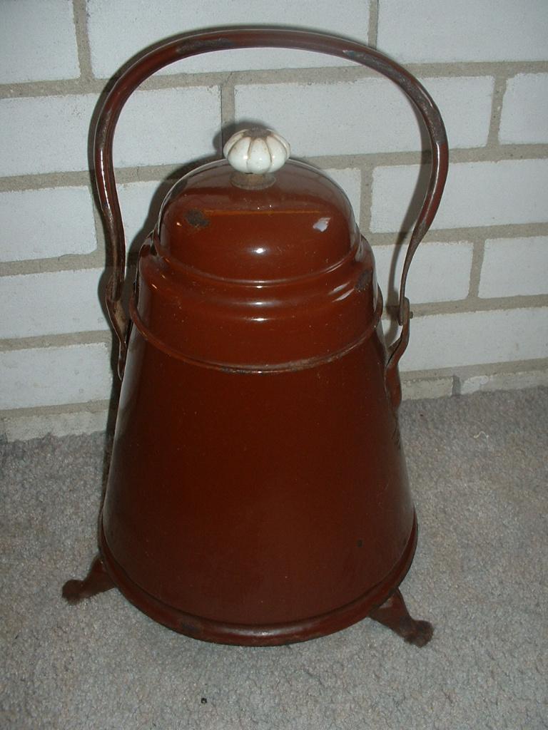 Emaille Bruine Doofpot met porseleinen knop, Huis en Inrichting, Ophalen, Gebruikt