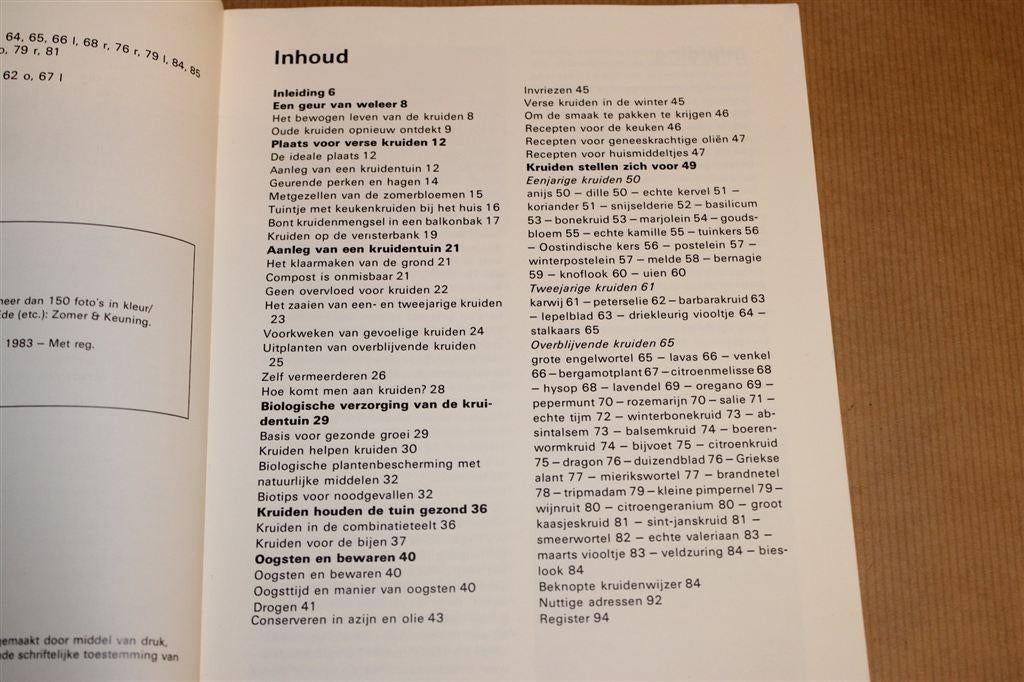 Kruiden Kweken in de Bio-tuin — Handleiding met 150 Foto's, Boeken, Ophalen of Verzenden, Gelezen, Tuinieren en Tuinplanten