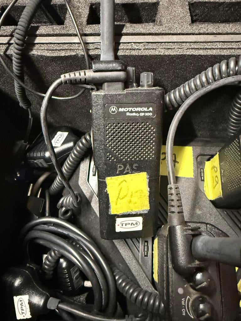 Motorola GP300 portofoons met case, Ophalen, Gebruikt, Portofoon of Walkie-talkie