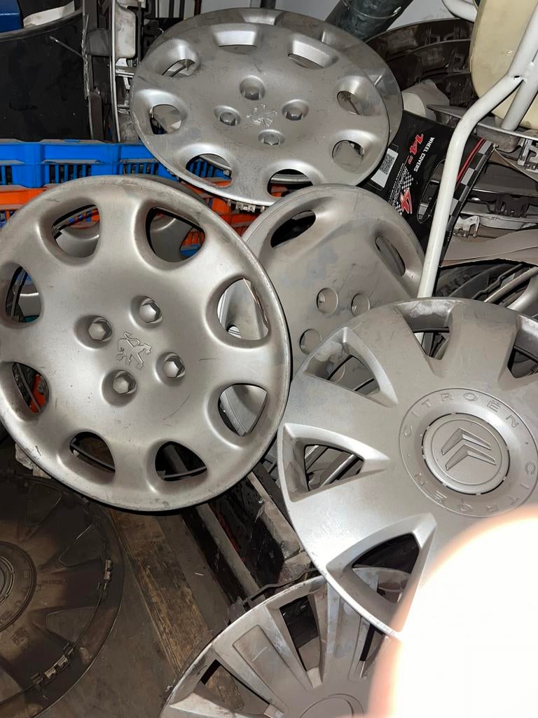 Partij wieldoppen gratis ophalen, Auto diversen, Wieldoppen, Ophalen, Gebruikt