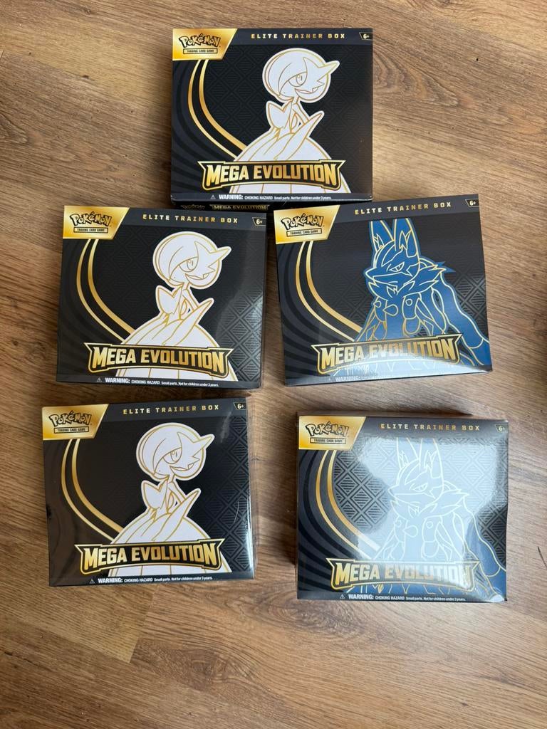 5 x sealed mega evolutions pokemon elite trainer box, Ophalen of Verzenden, Nieuw, Boosterbox