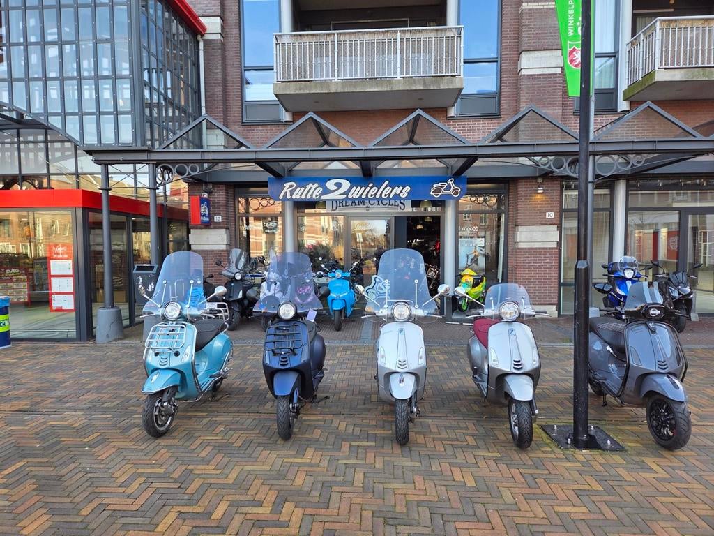Diverse Vespa's specials vanaf 2599,-, Gebruikt, Overige modellen, Info@piaggio.com, Verzenden