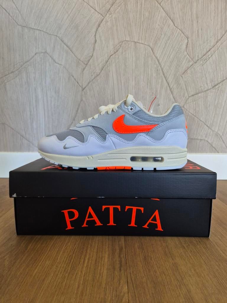 Patta Nike Air Max 1 wave white hyper crimson maat 41, Ophalen of Verzenden, Nieuw, Wit