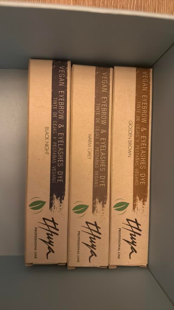Thuya vegan wenkbrauw/wimperverf, Ophalen of Verzenden, Zo goed als nieuw, Ogen