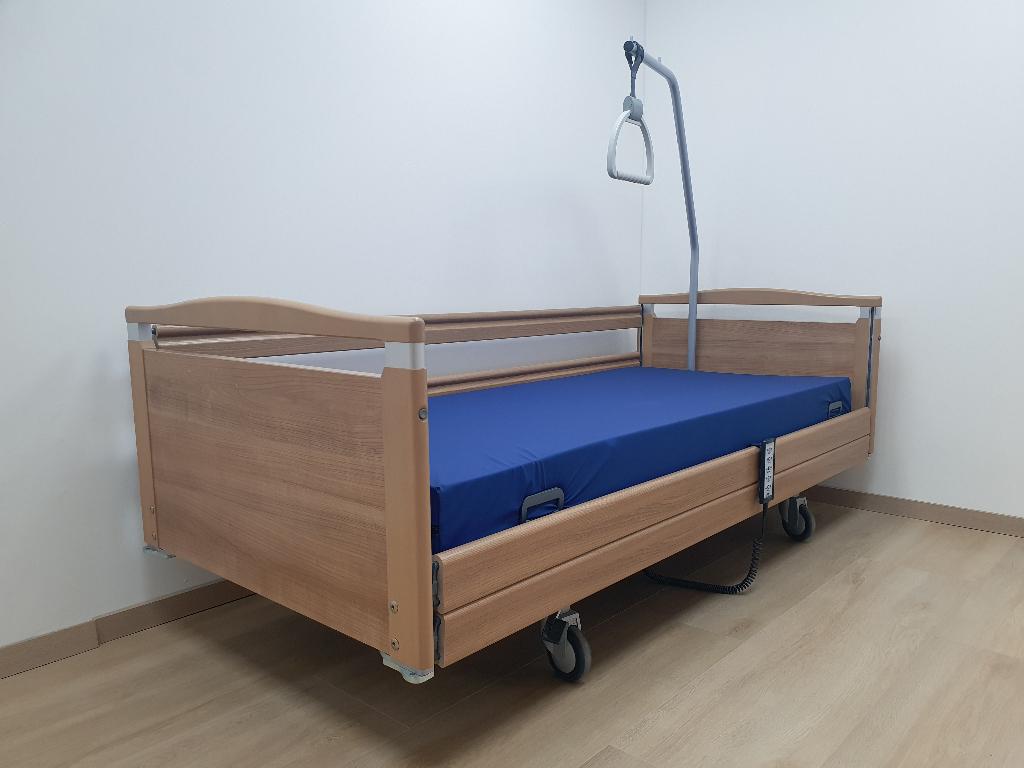 Zorgbed - verpleegbed - hoog-laag bed - Stiegelmeijer bed, Verzenden, Zo goed als nieuw, Info@thuiszorgbedvoordeel.nl, De Grift 1