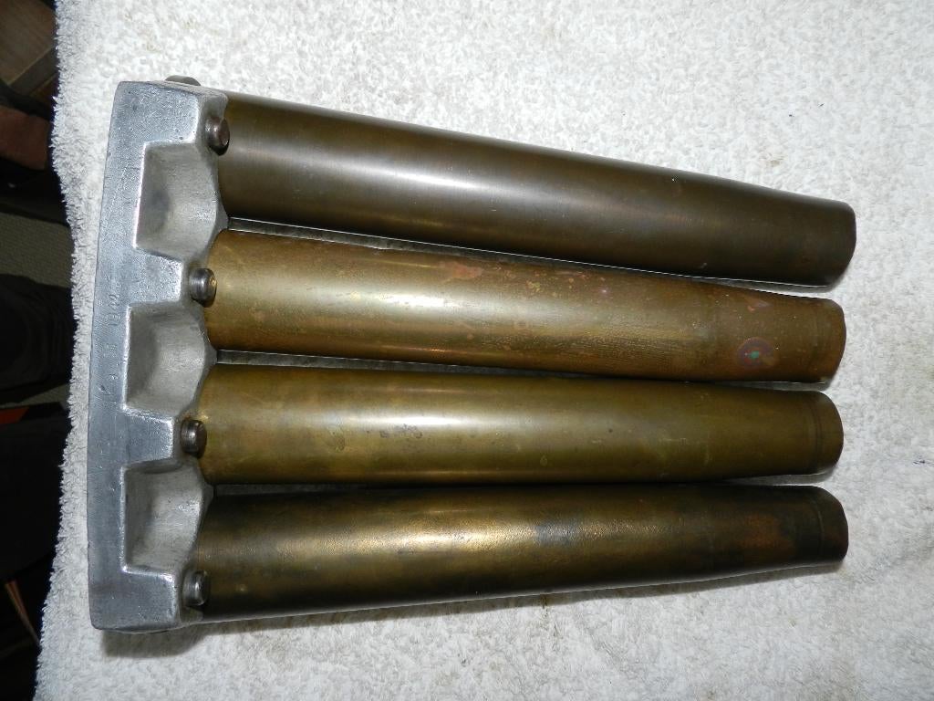 Bofors clip met vier hulzen 40mm, Ophalen of Verzenden, Landmacht, Nederland, Hulzen of Bodemvondsten