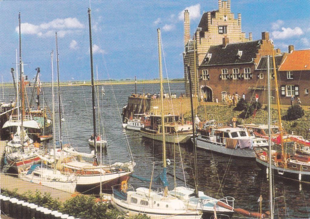 Veere. Aanloophaven., Ophalen of Verzenden, 1980 tot heden, Gelopen, Zeeland