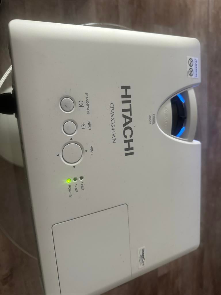 Hitachi beamer met elektrisch scherm, Ophalen of Verzenden, Zo goed als nieuw, Overige resoluties
