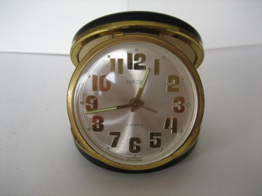 Europa Travel Alarm Clock Black & Gold, Ophalen of Verzenden, Gebruikt, Wekker of Tafelklok