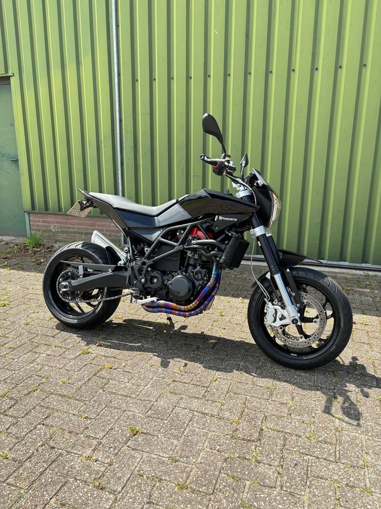 Husqvarna nuda 900 *lage kmstand 13159km*, Motoren, 2 cilinders, 900 cc, Particulier, Meer dan 35 kW