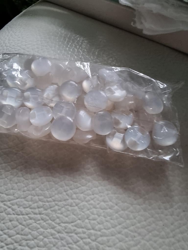 Allerlei soorten knoopjes en maten, Ophalen, Zo goed als nieuw