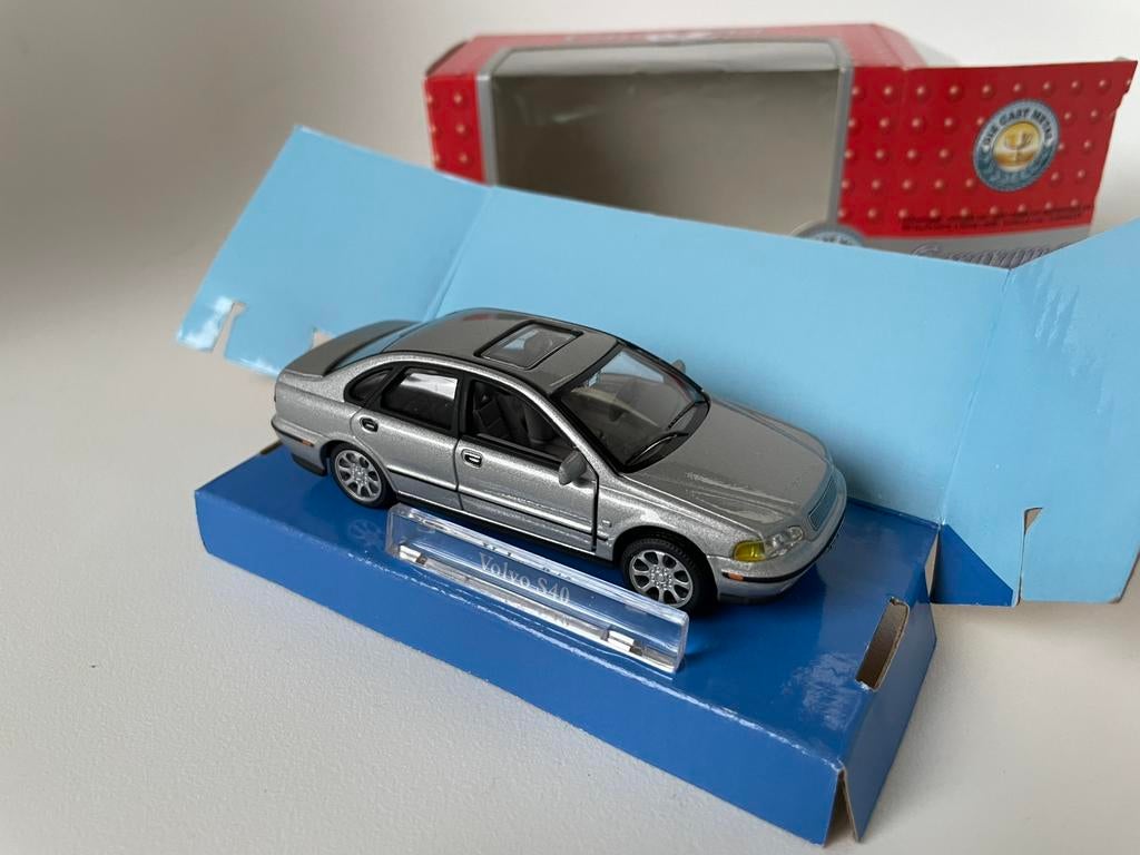 model Volvo S40, zilvergrijs 1/43, Hongwell Cararama, Ophalen of Verzenden, Zo goed als nieuw, Auto, Overige merken