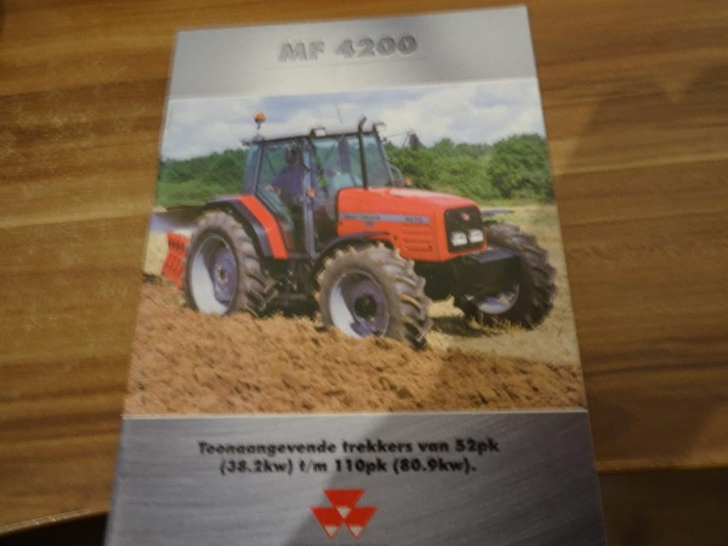 Massey ferguson 4200 trekker folder, Ophalen of Verzenden, Zo goed als nieuw, Folder
