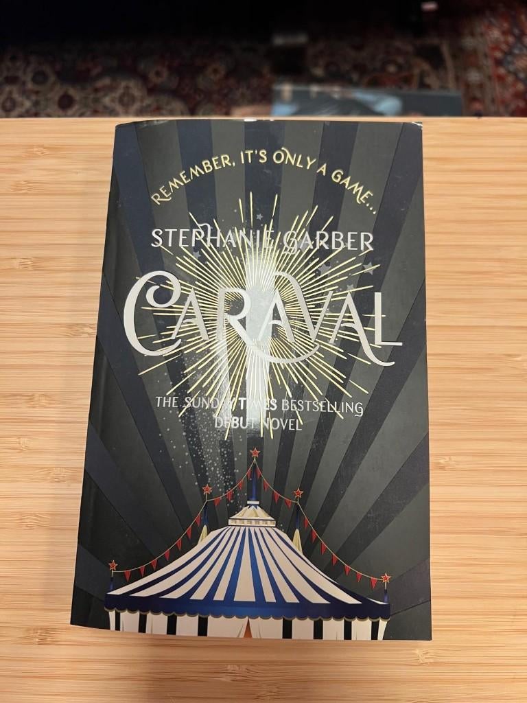 Leesboek "Caraval", Ophalen of Verzenden, Zo goed als nieuw