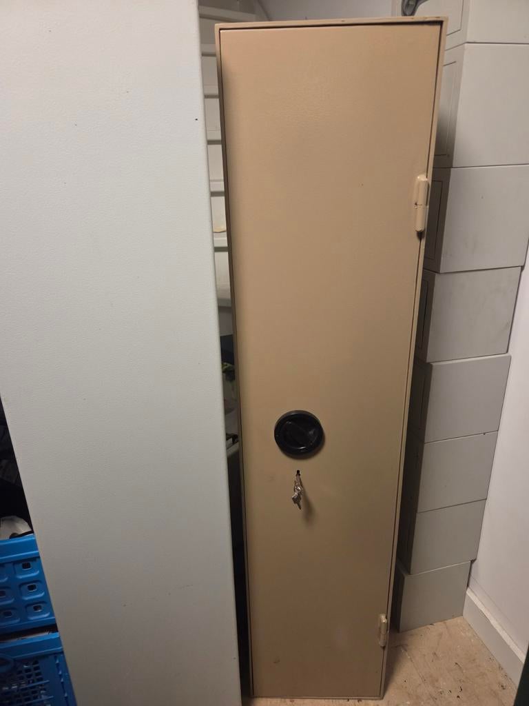 Hartmann Wapenkluis voor 7 Geweren, Ophalen, Gebruikt