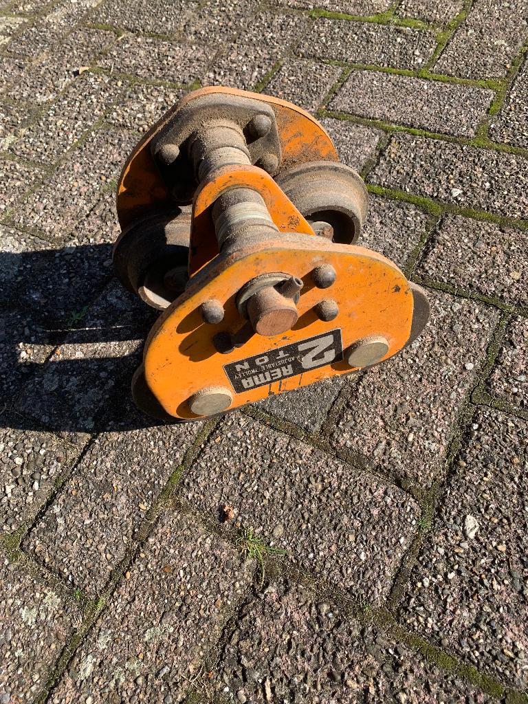 Loopkat Rema 2 tons, Ophalen, Zo goed als nieuw